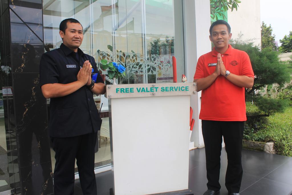 Agria Hotel Bogor Buitenkant foto