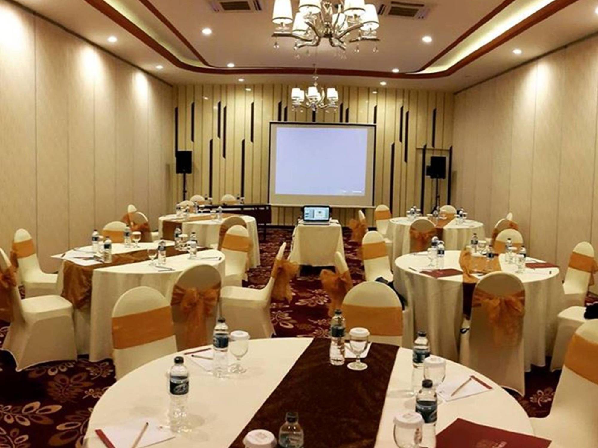 Agria Hotel Bogor Buitenkant foto