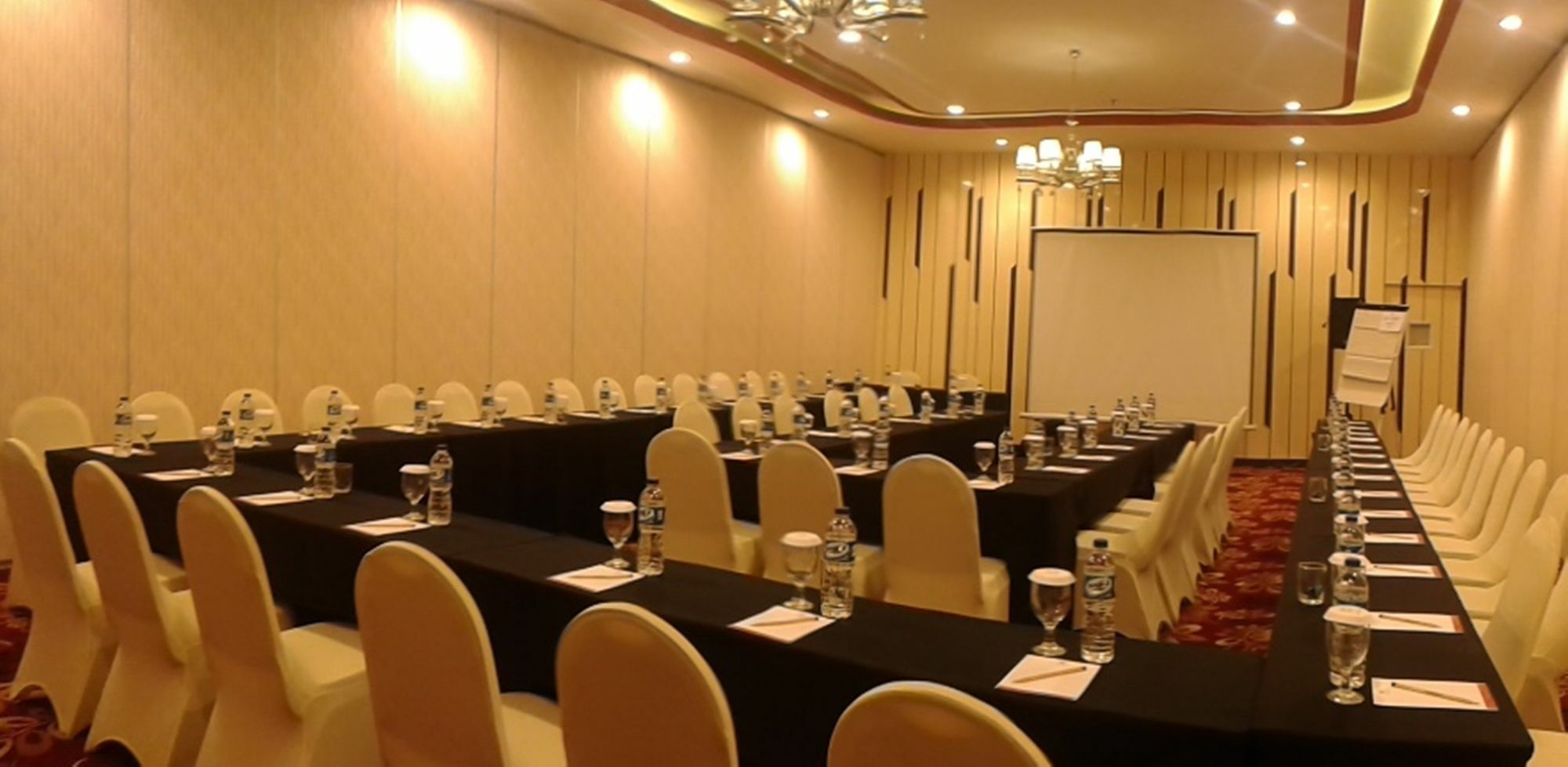 Agria Hotel Bogor Buitenkant foto