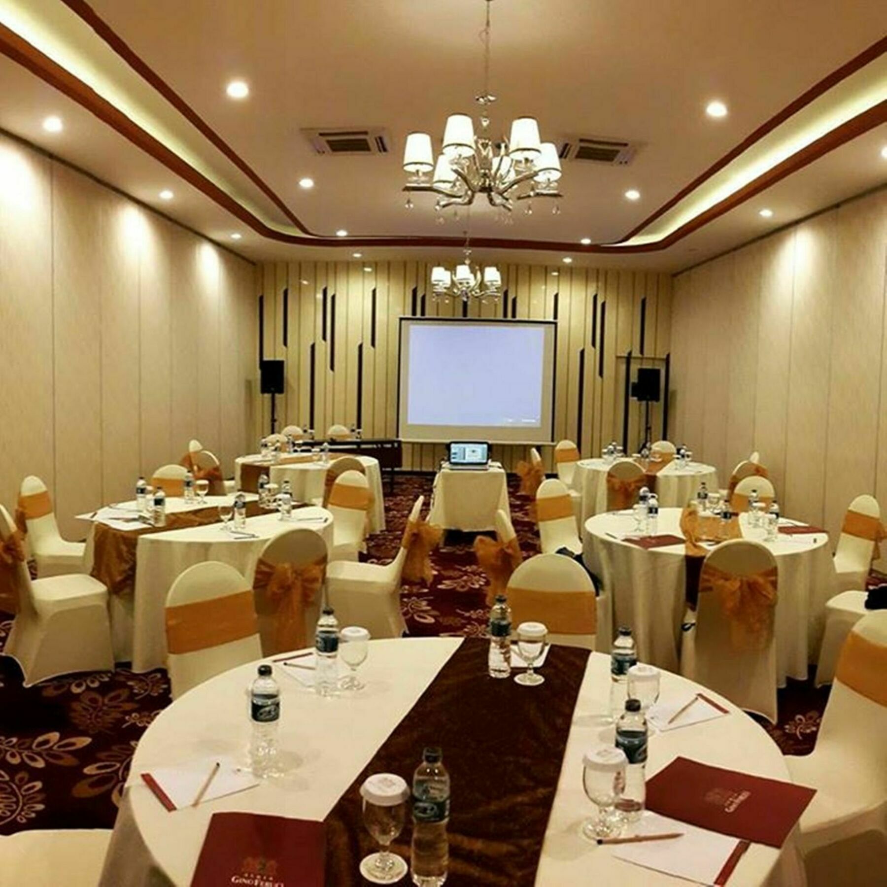 Agria Hotel Bogor Buitenkant foto
