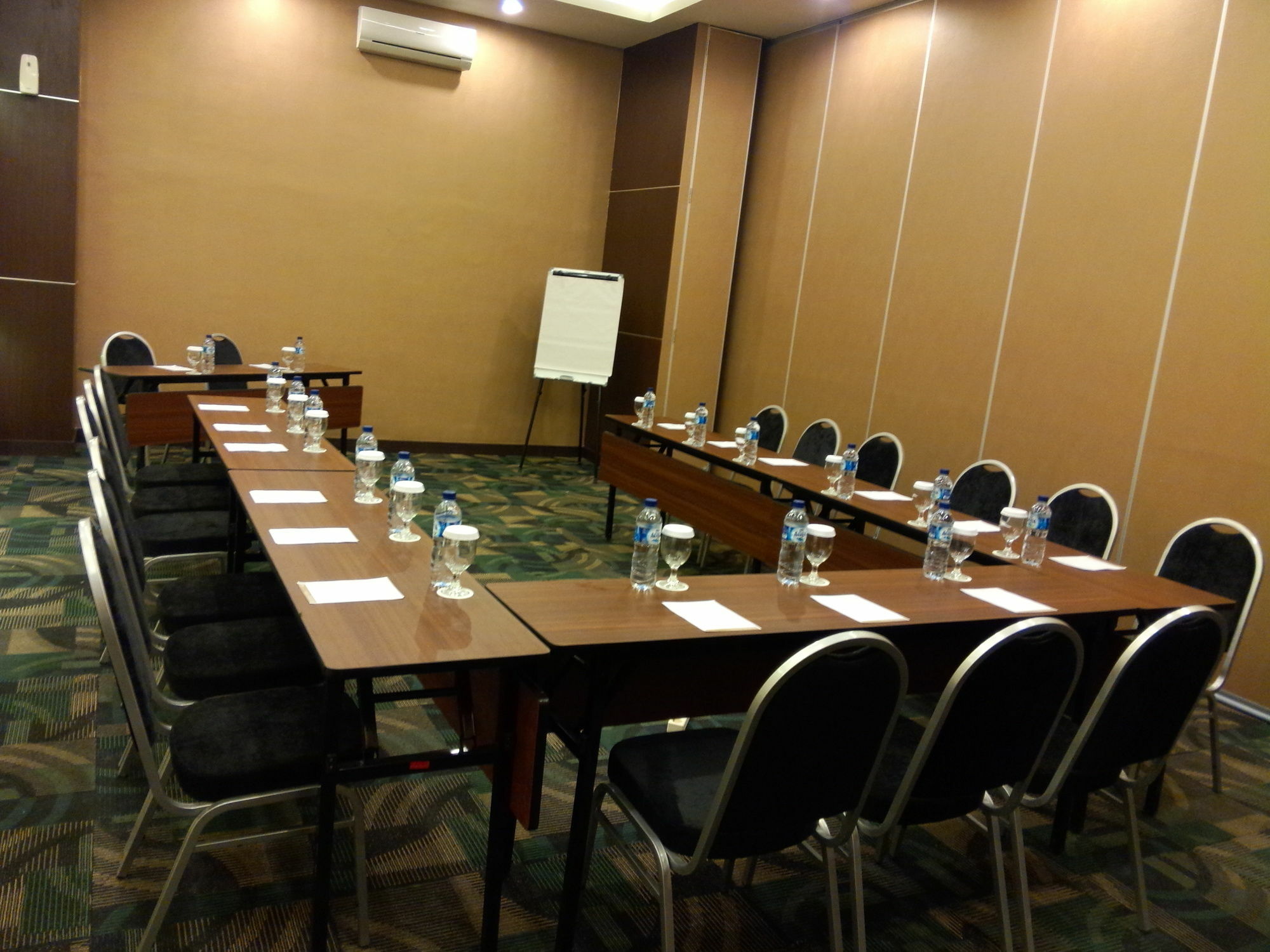Agria Hotel Bogor Buitenkant foto